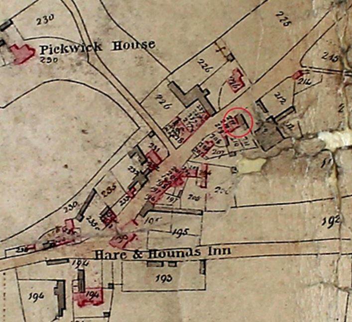 1839 Tithe Map [the Malthouse and Nos 12 & 14 are ringed in red]. The kitchen block is discernible as a separate structure and the large Pickwick Brewery building complex is located to the south east of 12 Pickwick. The structure to the north of the kitchen block was demolished in 1953. 