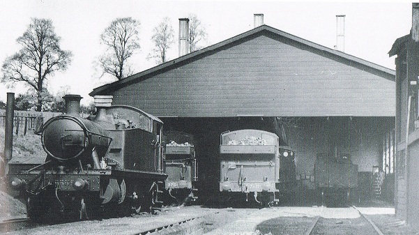 GWR engine shed like Chippenham's with a Prairie tank, 0-6-0  pannier tanks and 0-4-0 auto engines